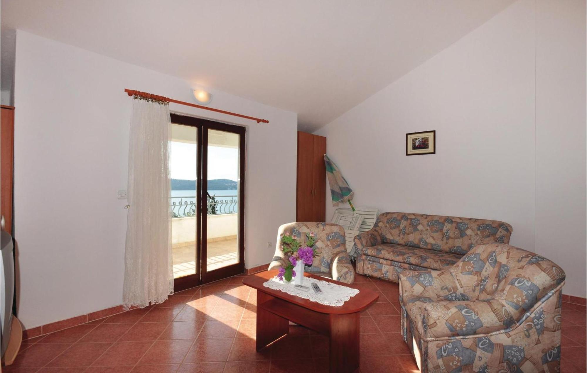 Lovely Apartment In Trogir With Kitchen Eksteriør bilde