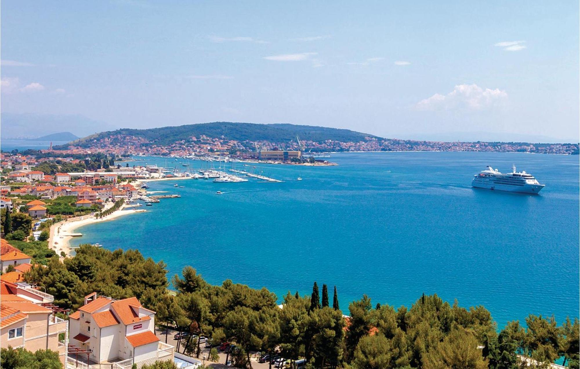 Lovely Apartment In Trogir With Kitchen Eksteriør bilde