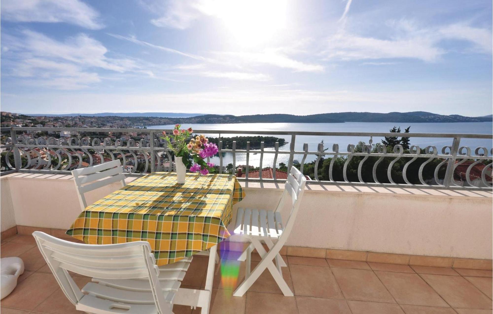 Lovely Apartment In Trogir With Kitchen Eksteriør bilde